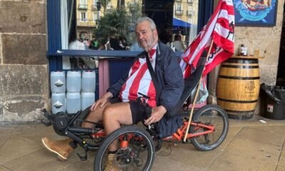 Txema Rabago El Hincha Del Athletic Que Recorre Bilbao En Su Tribike Por Su Cumpleanos
