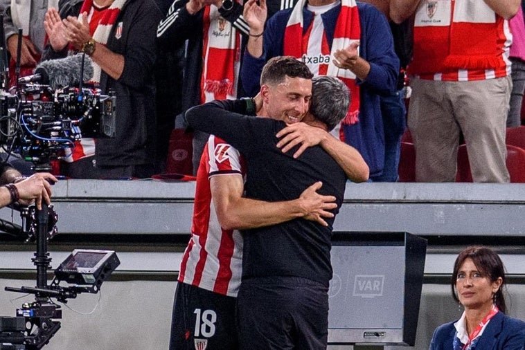 Valverde Se Une A La Aficion Para Celebrar Clasificacion A Champions