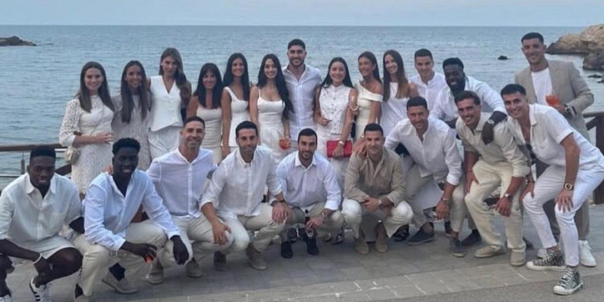 La Plantilla Del Athletic Celebra Boda De Nunez