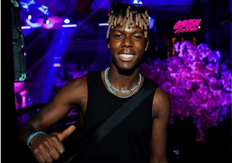 Nico Williams Disfruta En Ibiza Mientras Crecen Rumores