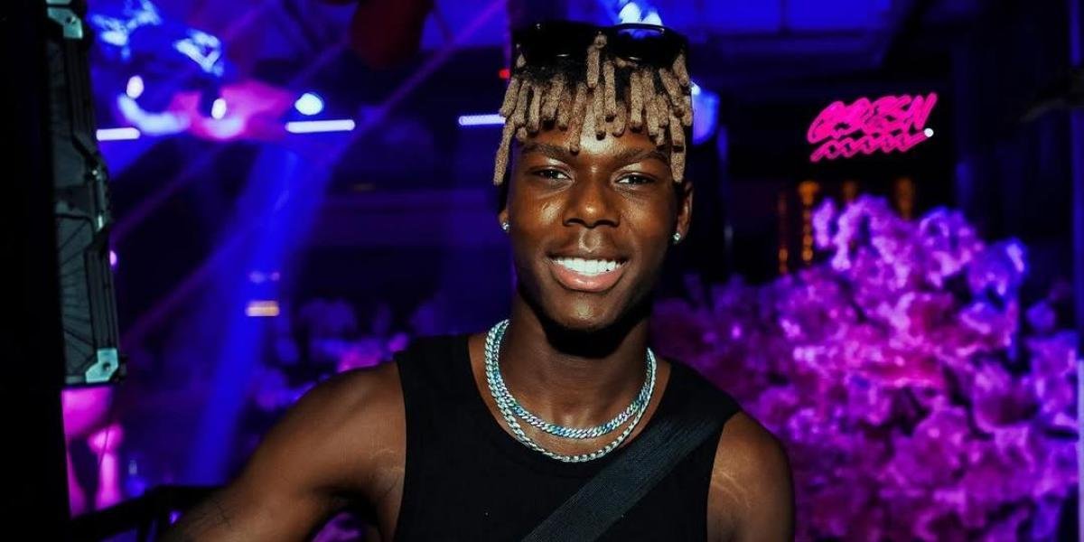 Nico Williams Disfruta En Ibiza Mientras Espera Al Barca