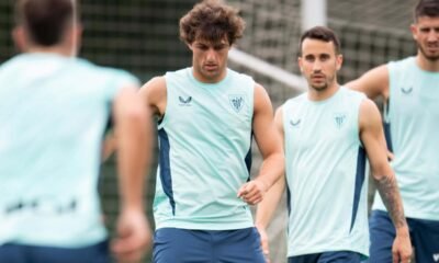 Berenguer Y Yuri Entrenan En Lezama Con Unai Gomez Al Volante