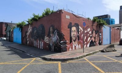 Carlos Lopez Finaliza Mural Aupa Athletic En Barakaldo Tras Vandalismo