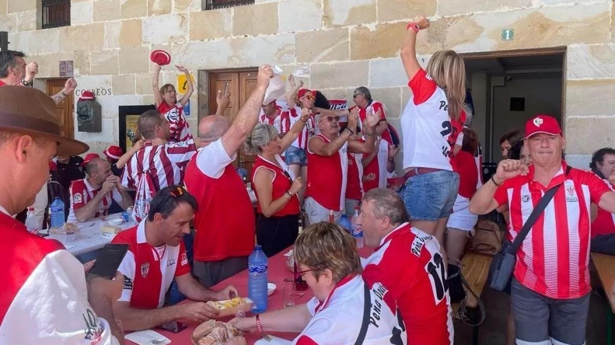 Espinosa Celebra 25 Anos De La Pena Athletic Con Fiesta Rojiblanca
