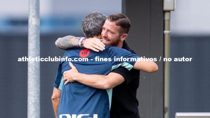 Iker Muniain Visita A Excompaneros En Lezama Siempre Bienvenido