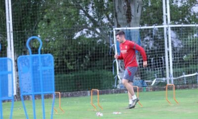 Jesus Areso Se Entrena En Solitario Mientras Espera Su Futuro