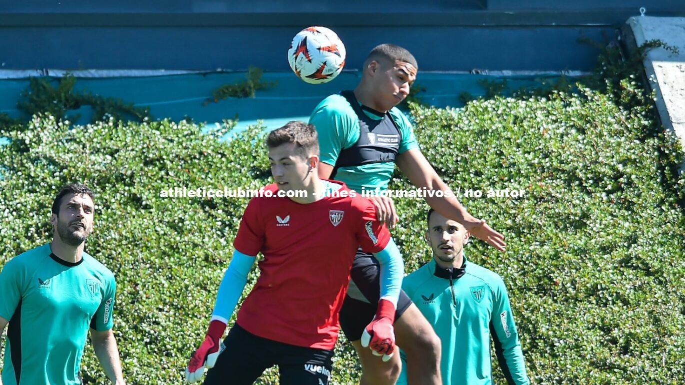 Julen Agirrezabala Entrena En Lezama Mientras Se Espera Su Salida