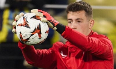 Julen Agirrezabala Llega A Valencia Para Oficializar Su Cesion