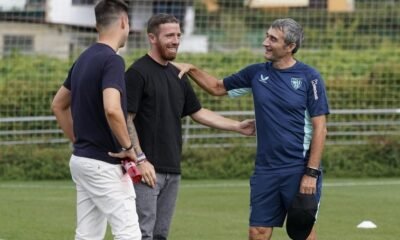 Muniain Visita A Excompaneros En Lezama Antes De Debutar Con Derio