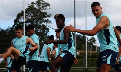 Nico Williams Regresa Al Campo En El Dia De Su Maestro