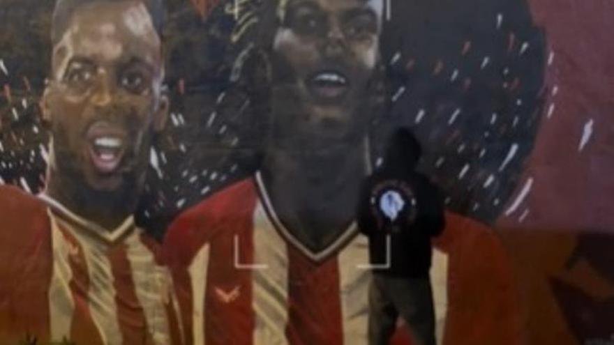 Nico Williams Renueva Con El Athletic Y Lo Celebra En Mural De Barakaldo