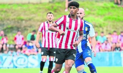 Adu Ares Lateral Improvisado Del Athletic En La Rampa De Salida