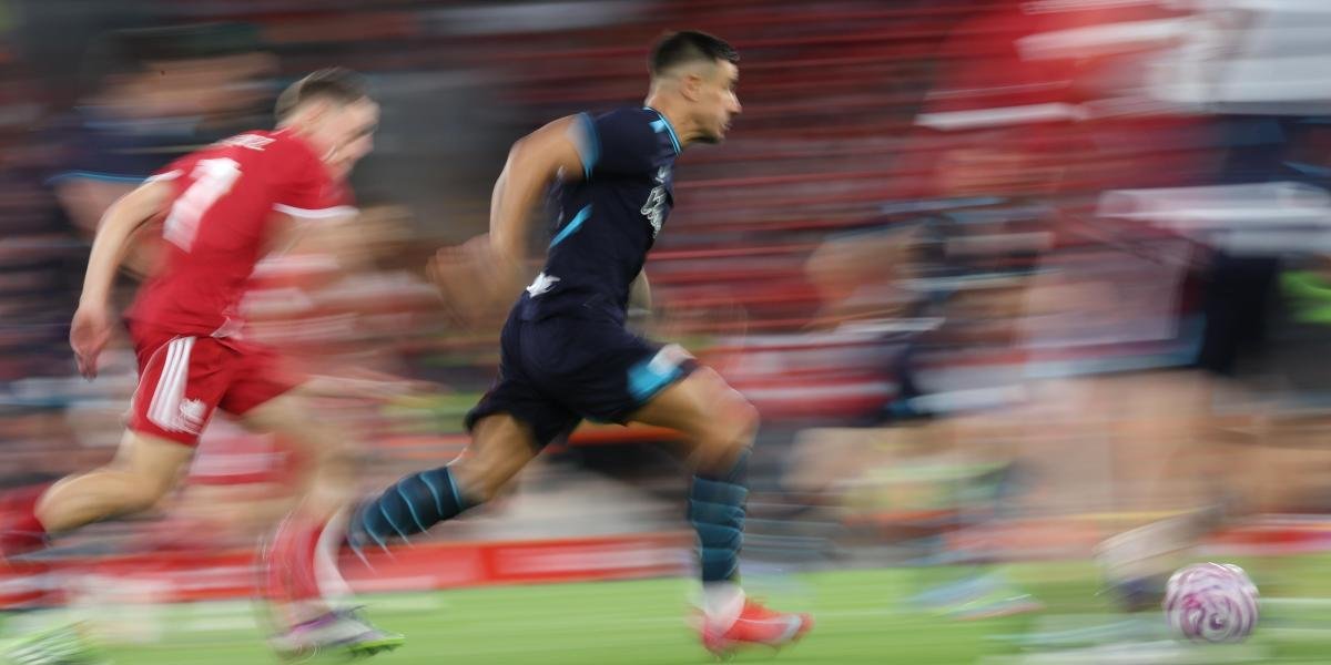 El Athletic Sufre En Liverpool Por Falta De Centrales Disponibles