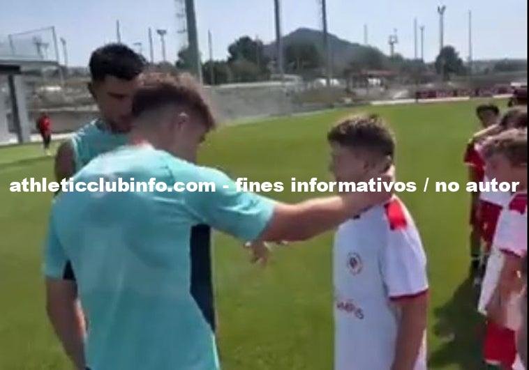 El Pequeno Pedro Sorprende A Jugadores Del Athletic En Lezama