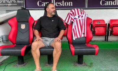 La Camiseta Rojiblanca Mas Reivindicativa Historia De Su Autor