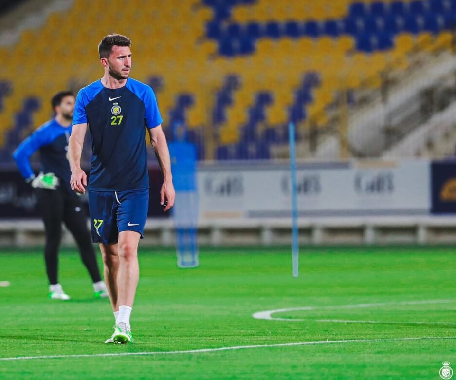 Laporte Sufre Lesion Muscular Seria En Entrenamiento Y Se Sometera A Pruebas