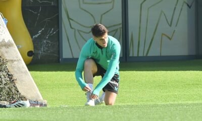 Lezama Benat Prados Se Entrena En Solitario Mientras Ares Espera Al Eibar