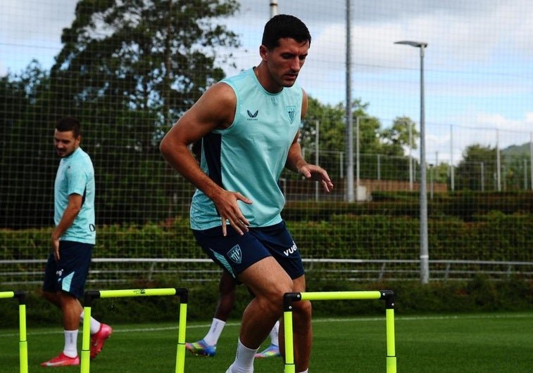 Vivian Unico Central Del Athletic En La Convocatoria Ante El Arsenal