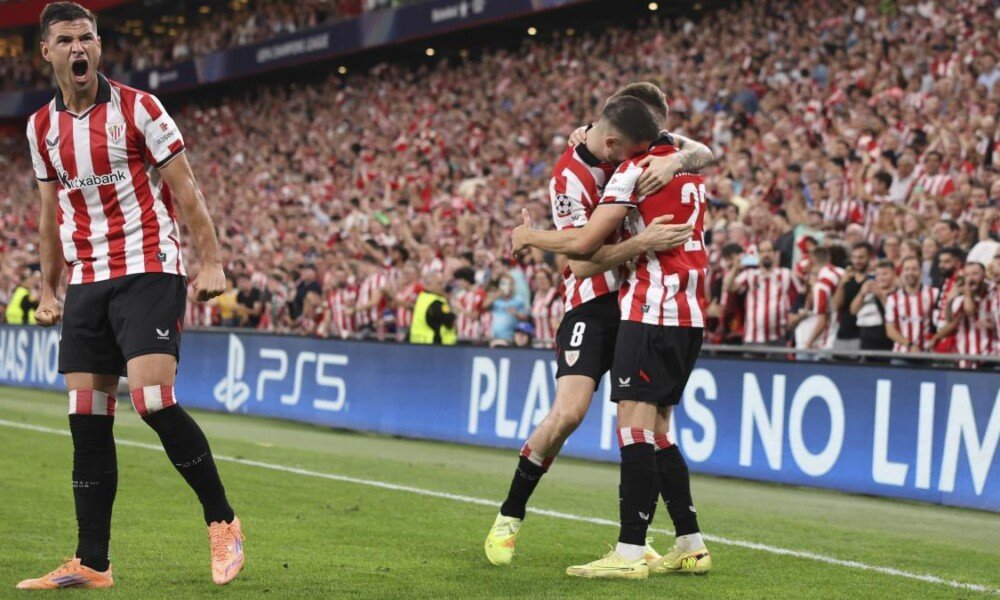 El Athletic remonta y logra su primera victoria en Champions 3-1